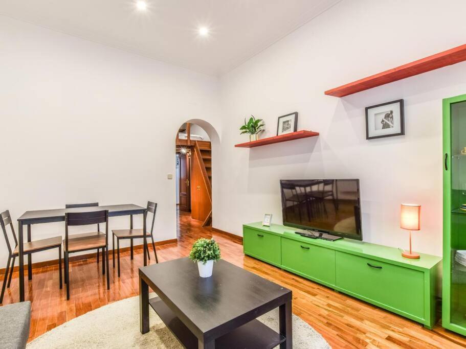 Apartamento Puente De Segovia Appartement Madrid Buitenkant foto