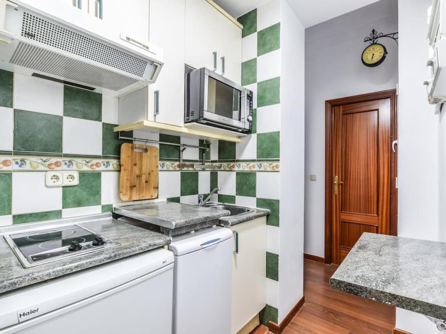 Apartamento Puente De Segovia Appartement Madrid Buitenkant foto